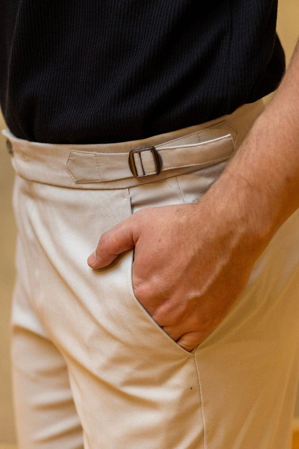 Calça Blaine Alfaiataria Com Ajuste Lateral - Linha Rich - Off White